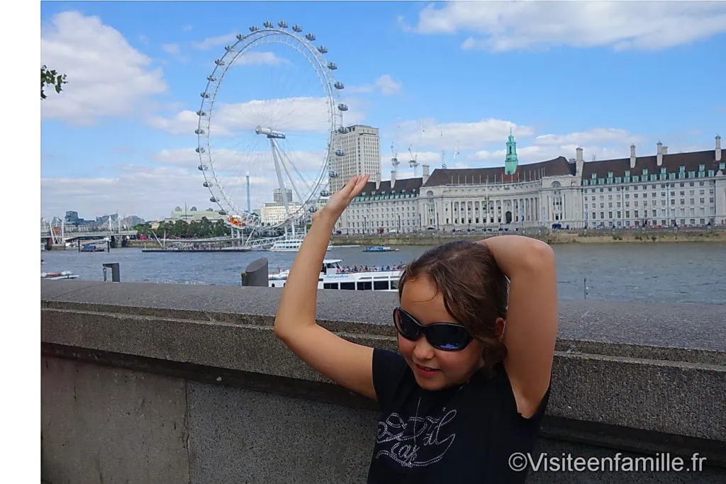 londres-julianne-roue_redimensionner2