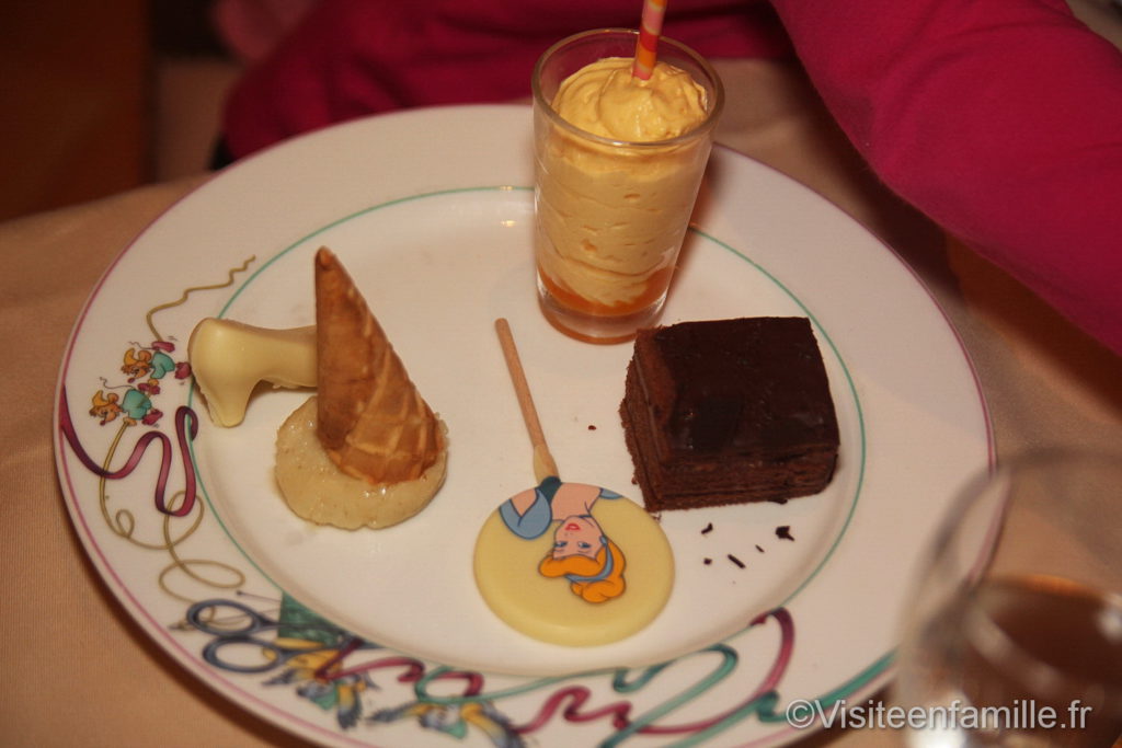 Dessert pour Enfant à l'auberge de cendrillon à Disneyland Paris