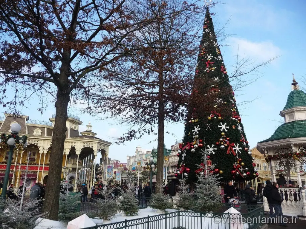 sapin de noel à Disneyland Paris
