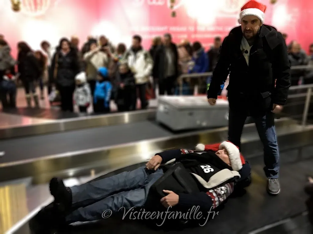 Nos animateurs dans l'aéroport en laponie