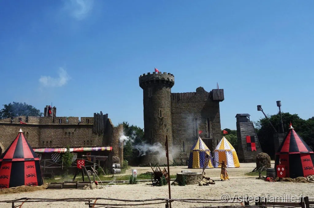 Le camps pour le spectacle Le secret de la Lance au Puy du fou