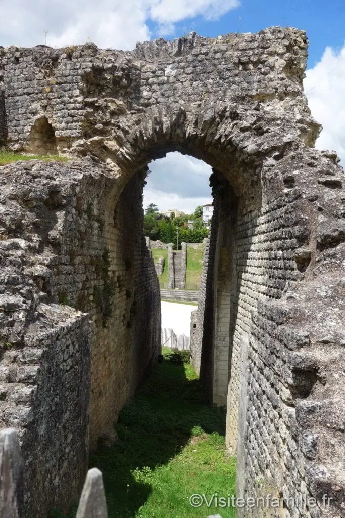 Saintes Saintes, une ville incontournable de Charente-Maritime