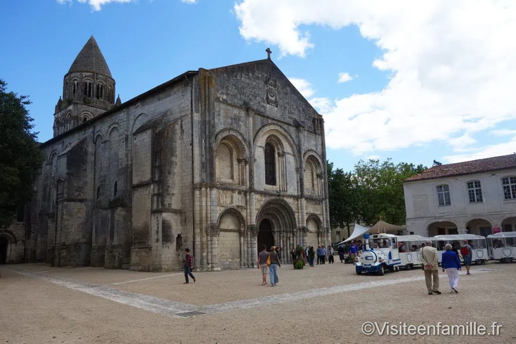 Saintes Saintes, une ville incontournable de Charente-Maritime