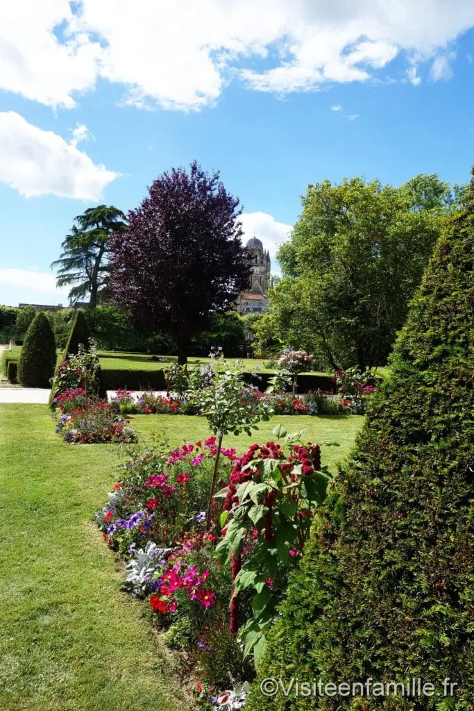 Saintes Saintes, une ville incontournable de Charente-Maritime