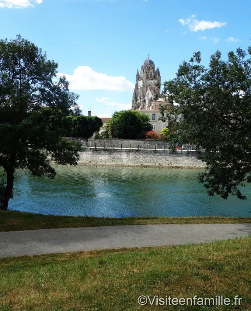 Saintes Saintes, une ville incontournable de Charente-Maritime