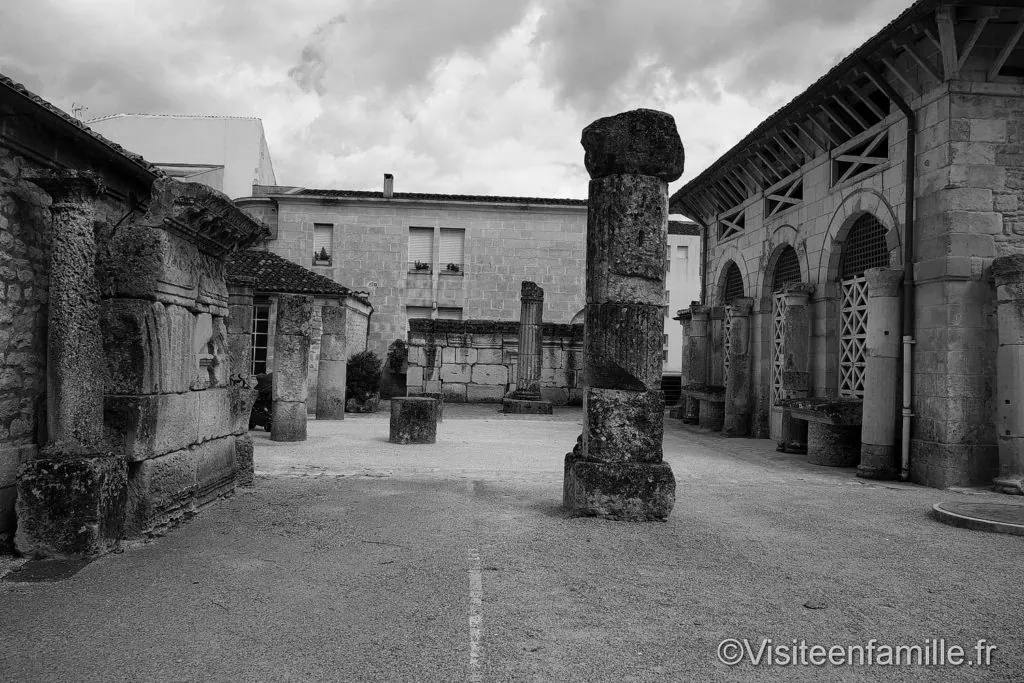 Saintes Saintes, une ville incontournable de Charente-Maritime