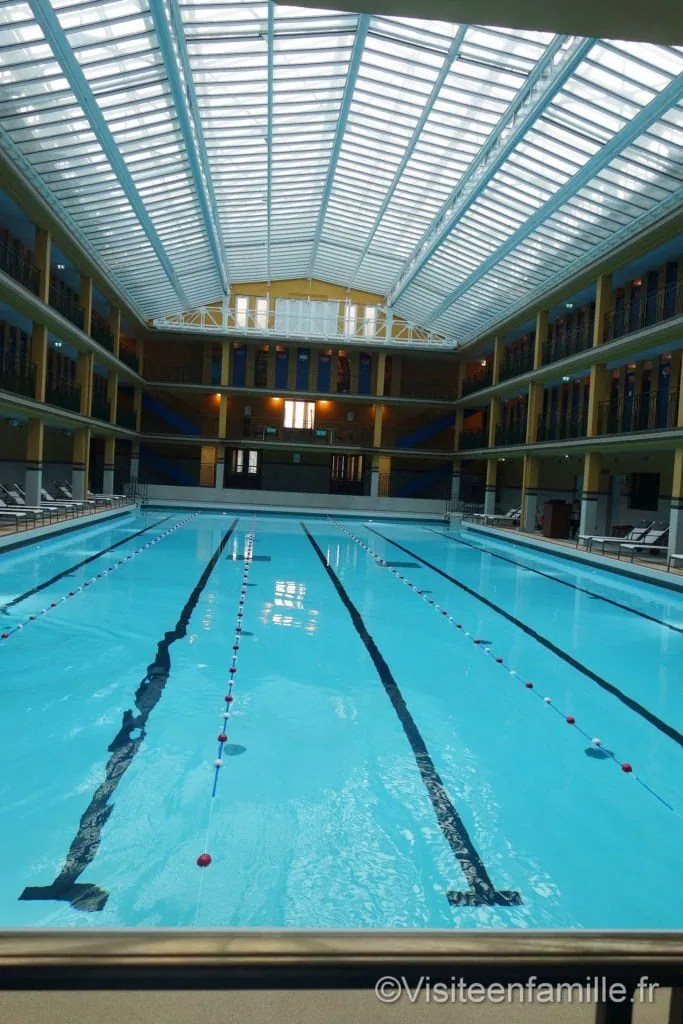 Piscine intérieure de l'hôtel Molitor Paris