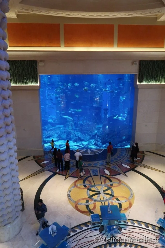 Aquarium géant dans l'hôtel Atlantis The Palm Dubai