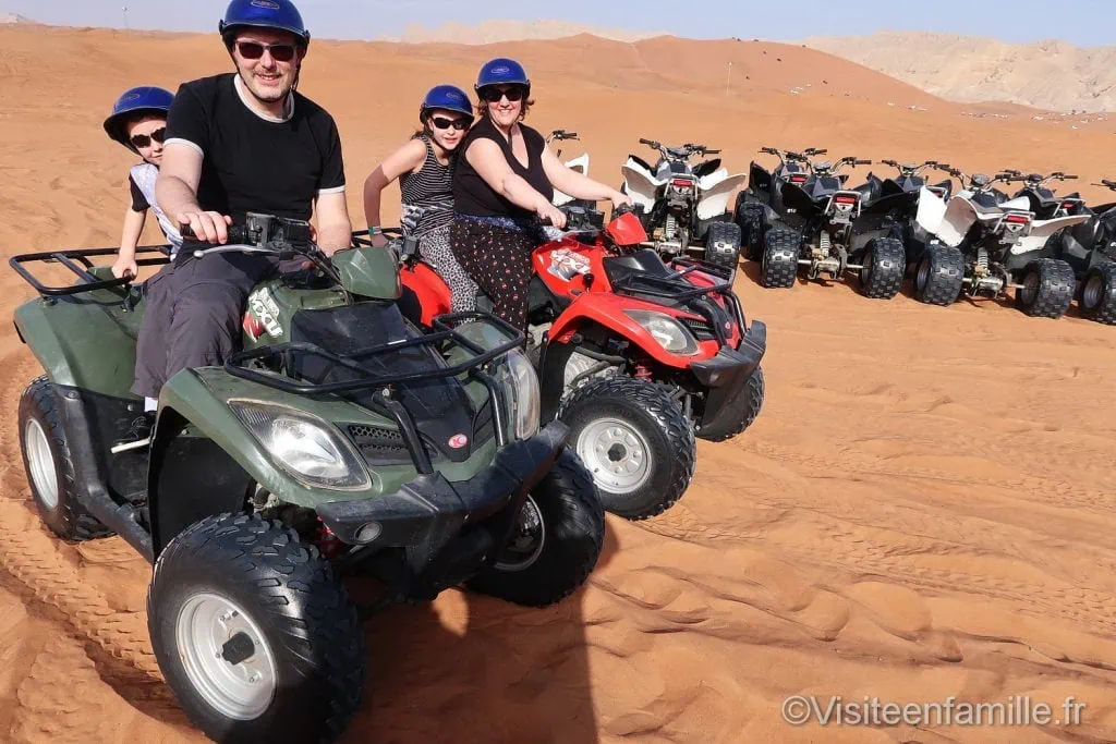 Quad dans le désert de dubai
