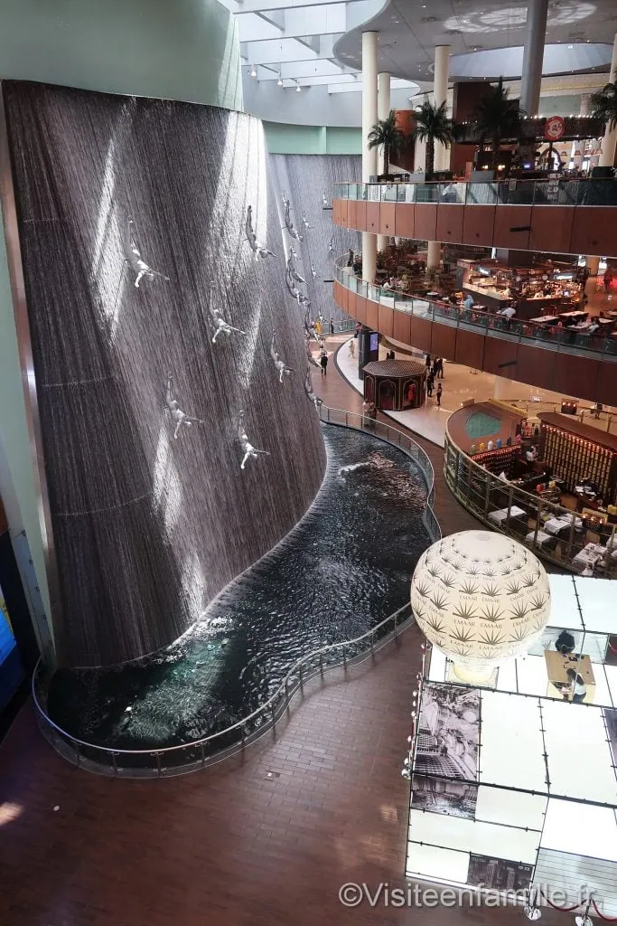 Fontaine dans le dubai mall