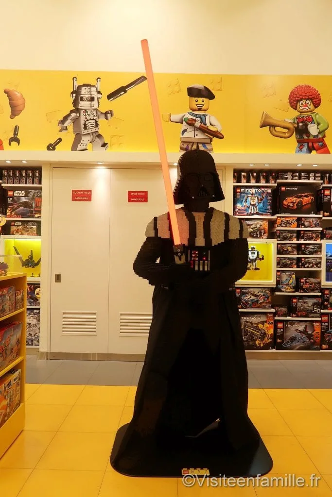 Darth vader lego dubai mall