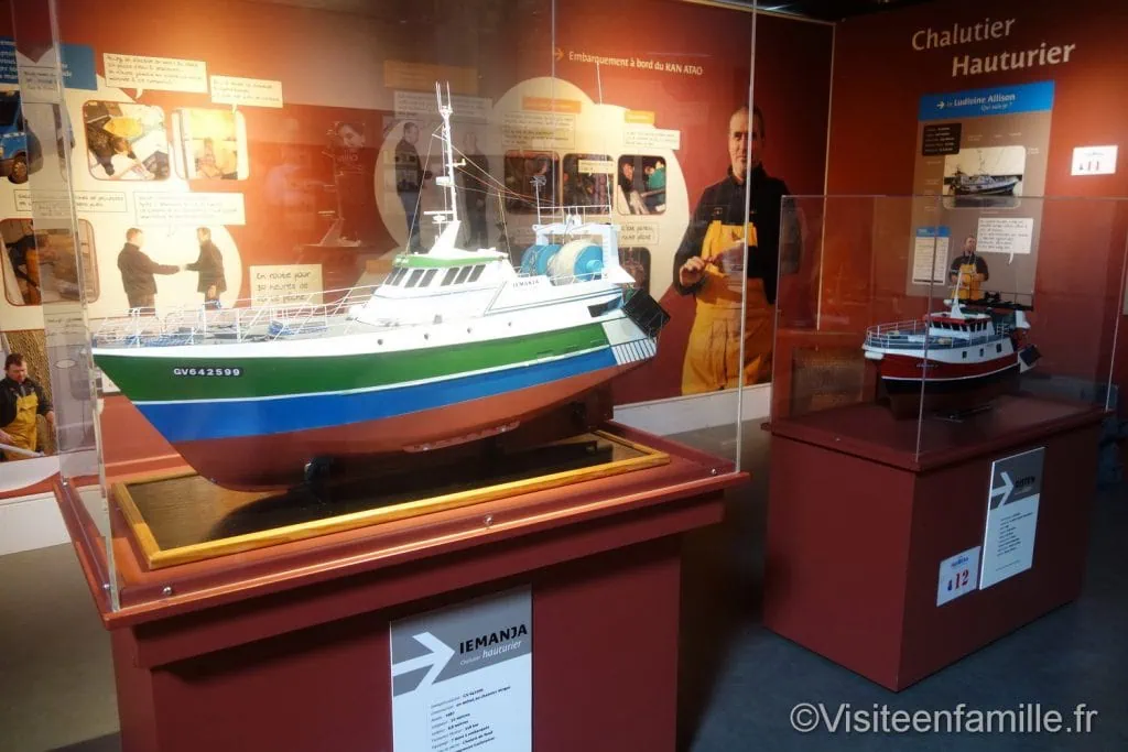 phare d'Eckmühl Visite du pays Bigouden : le Guilvinec, Haliotika, le phare d'Eckmühl