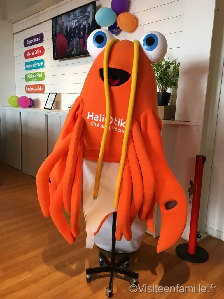 phare d'Eckmühl Visite du pays Bigouden : le Guilvinec, Haliotika, le phare d'Eckmühl