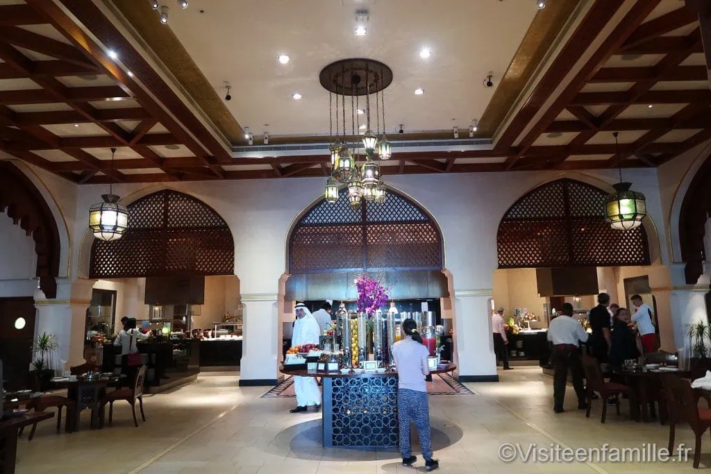 La salle du petit déjeuner du Palace Downtown Dubai