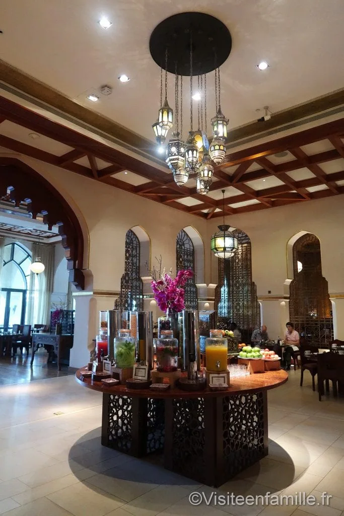 Choix des jus de fruits au petit déjeuner du Palace Downtown Dubai