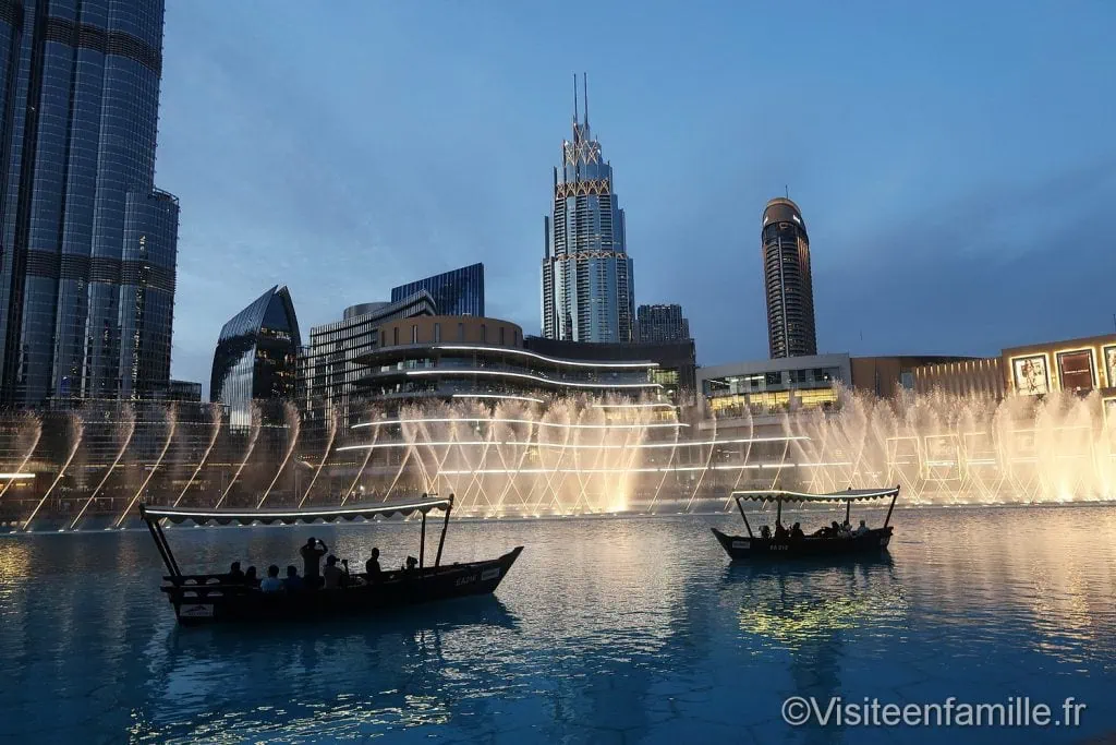 bateau fontaine de dubai