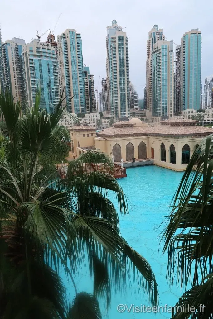 Autre vue sur l'eau depuis la chambre du Palace Downtown Dubai