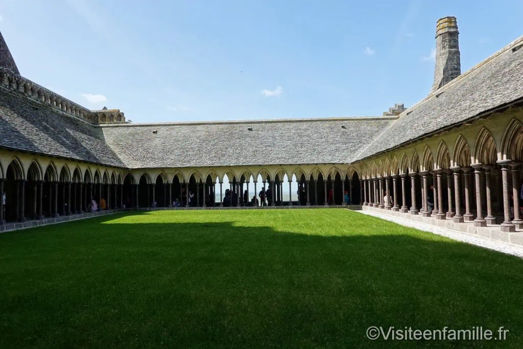 Le cloitre du mont Saint Michel
