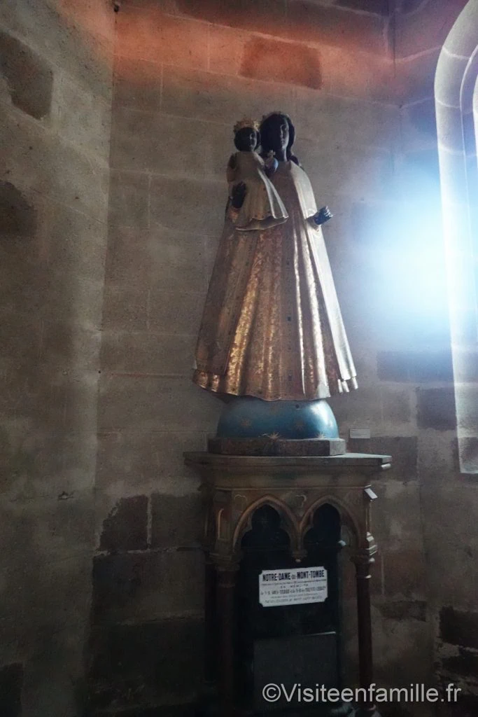 Statue de la vierge noire au mont Saint Michel