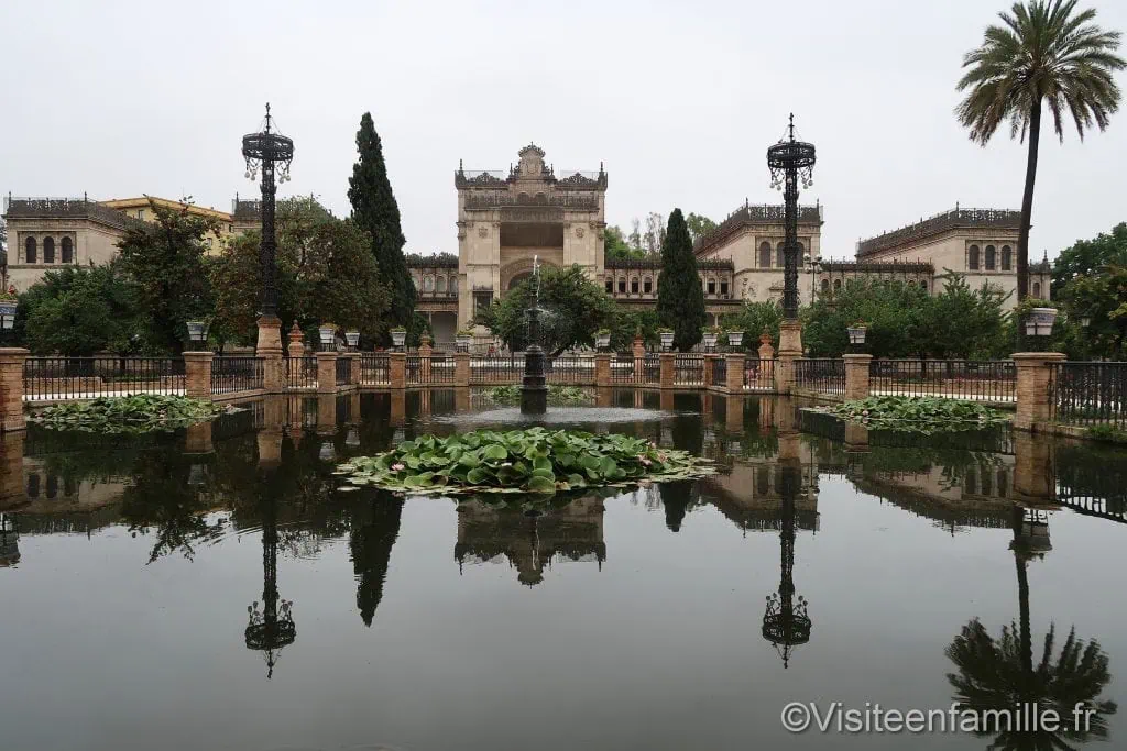Fontaine à la Plaza de América