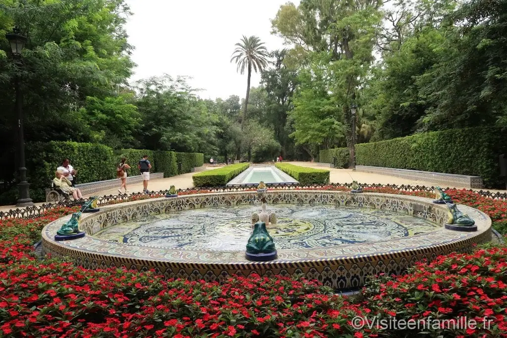 fontaine dans le parc de Maria Luisa de Séville