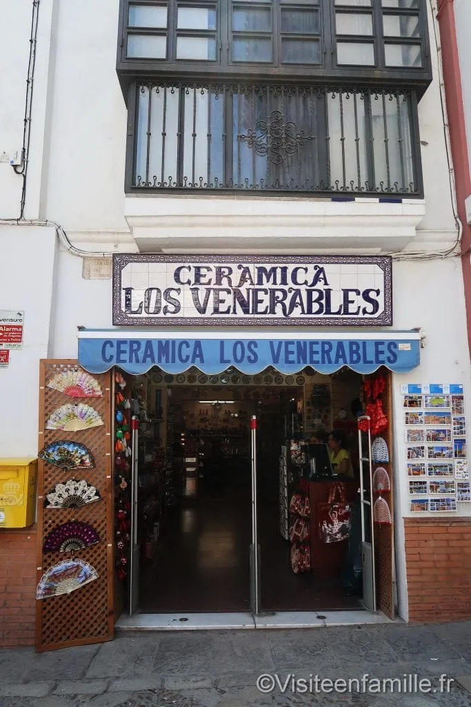 Toilette gratuite à Seville dans Ceramica Los Venerables