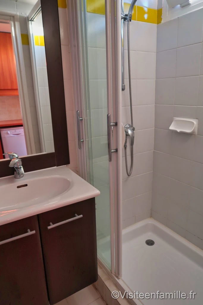 La salle de bain du club Belambra Omaha beach