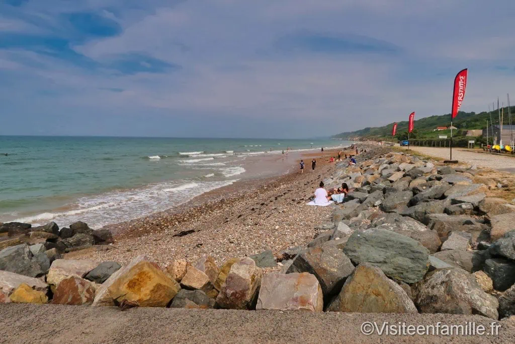 La plage et les vagues de Omaha beach