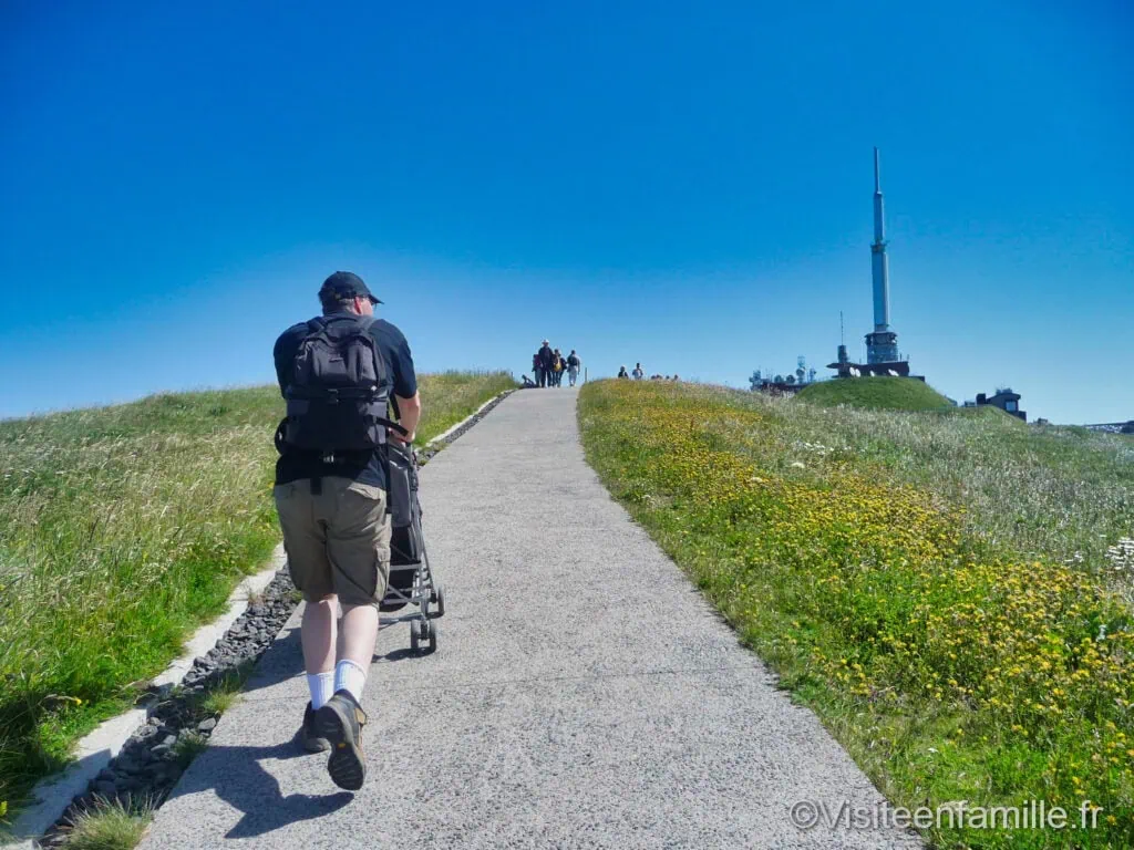 le Puy de Dôme avec une poussette