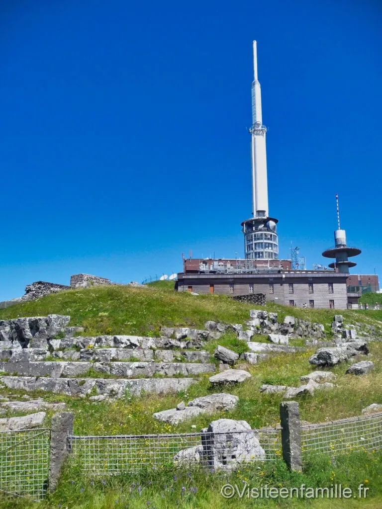 fouilles archéologiques au Puy de Dôme