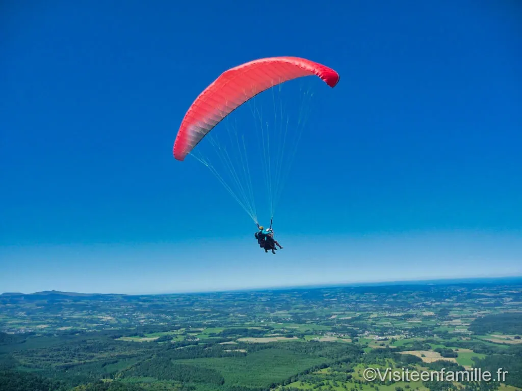Des  parapentes en duo au puy de dome
