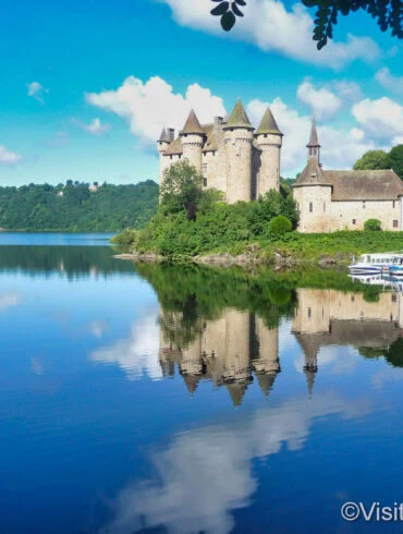 Le château de Val, un cadre enchanteur en Auvergne 4 Le château de Val, un cadre enchanteur en Auvergne