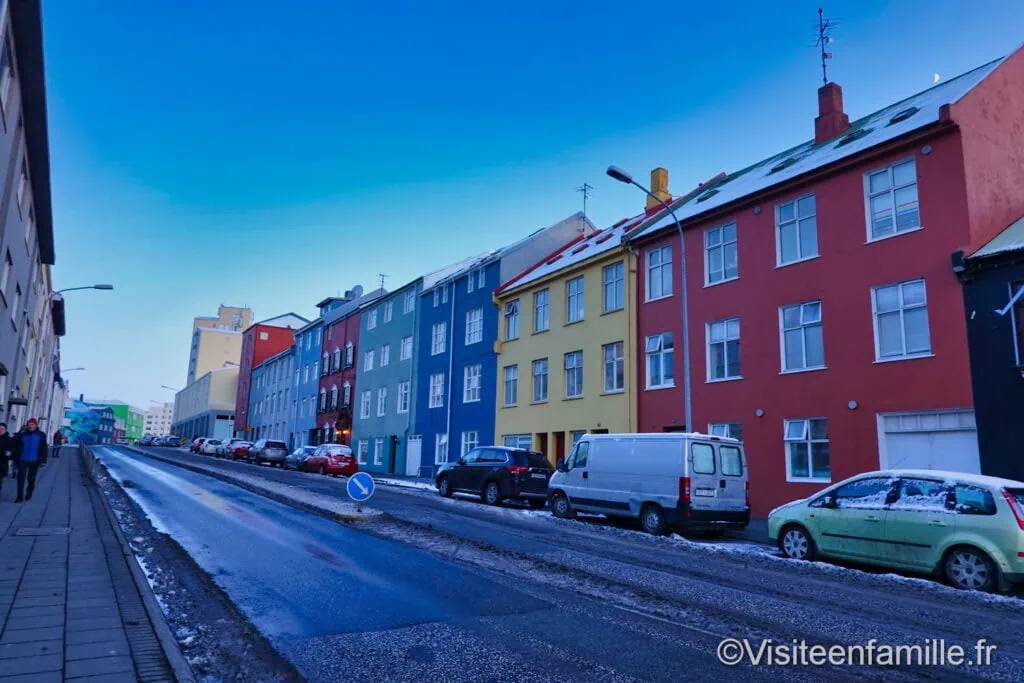 rue coloré islande