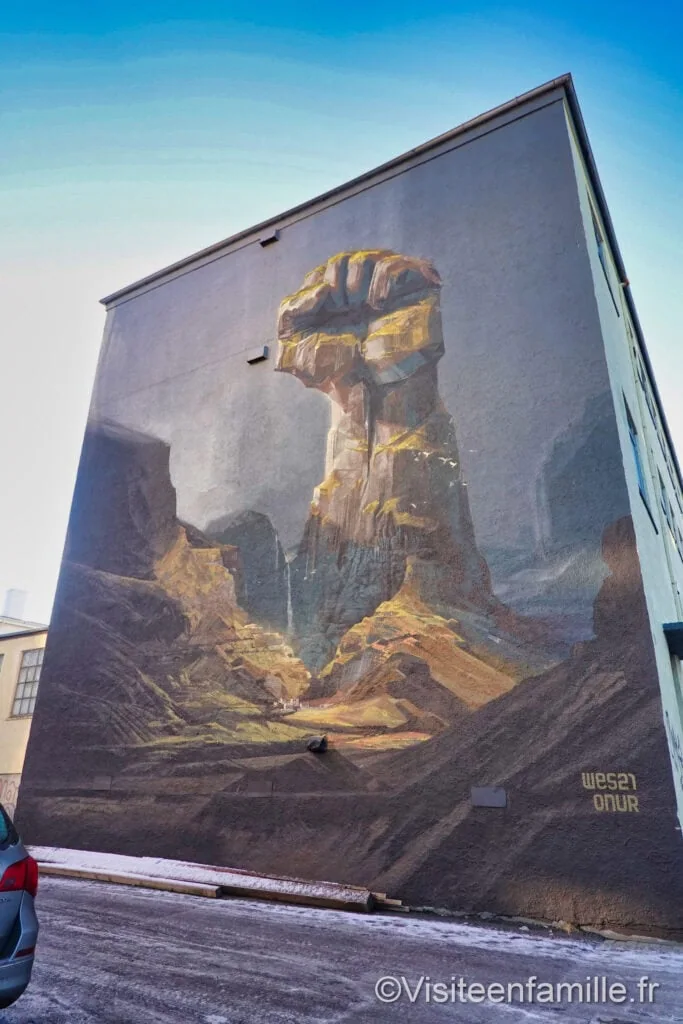 fresque murale poing levé Reykjavik 
