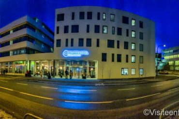 Center Hotel Midgardur à Reykjavik de nuit