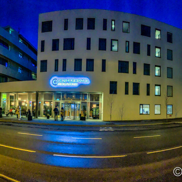 Center Hotel Midgardur à Reykjavik de nuit