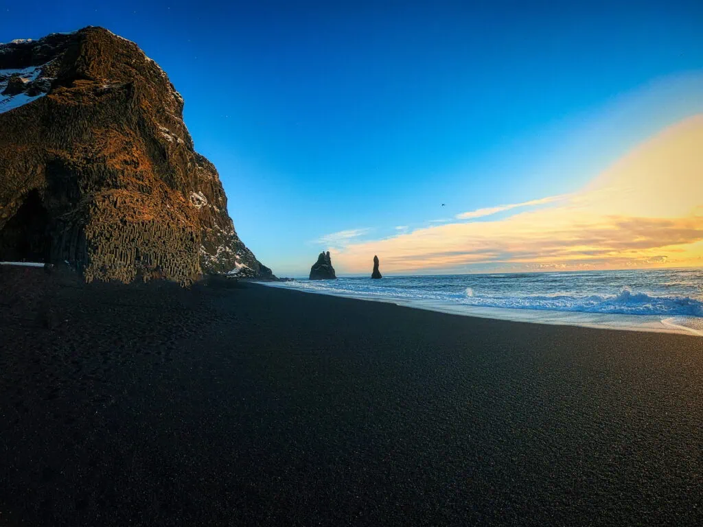 Plage de sable noir de Reynisfjara