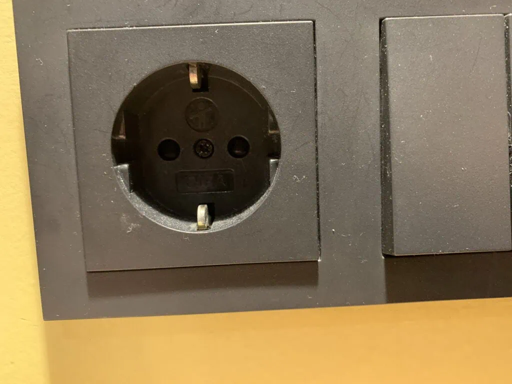 Prise electrique Hotel islande