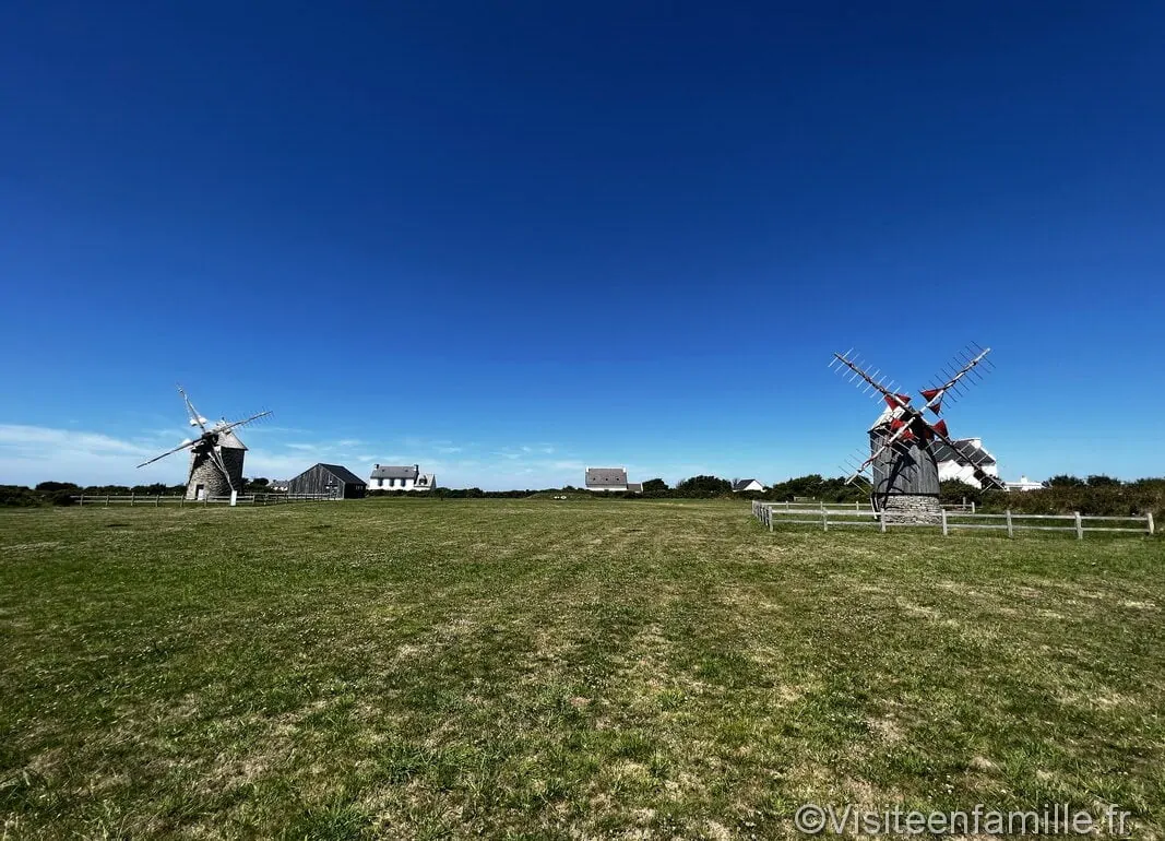 Les moulins de Trouguer depuis la route