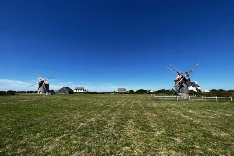 Les moulins de Trouguer depuis la route