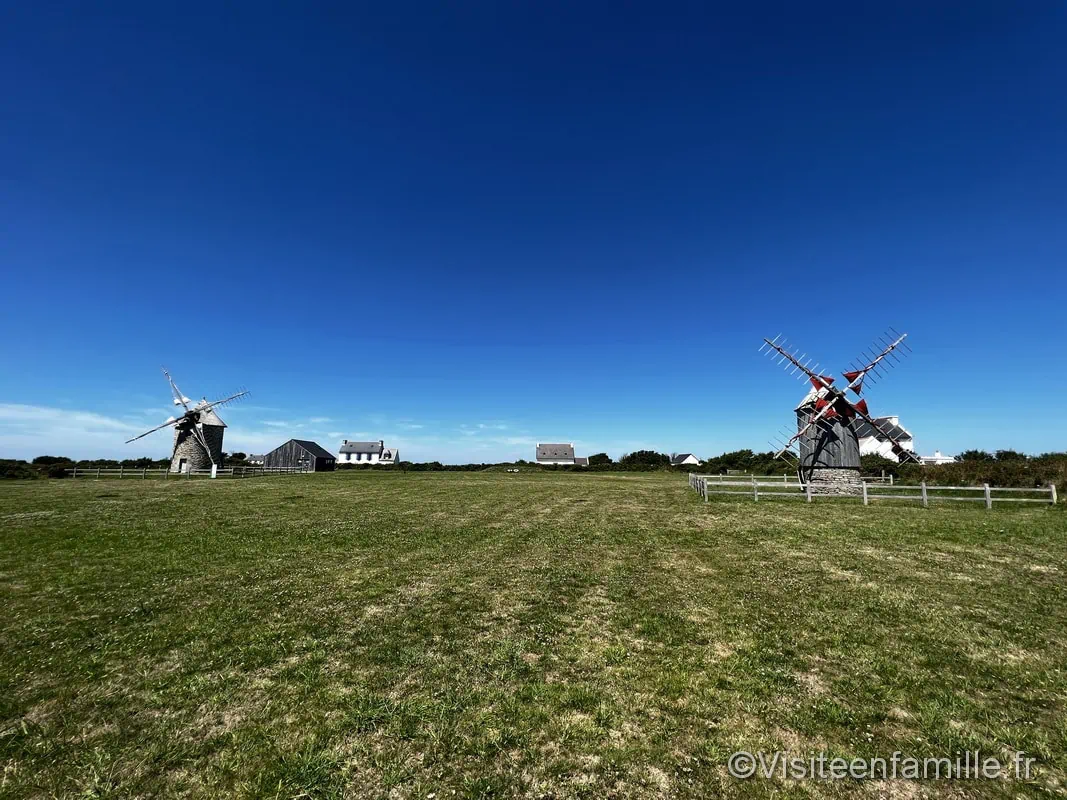 Les moulins de Trouguer depuis la route