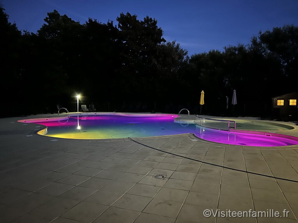 piscine de nuit village club du soleil de Beg-Meil