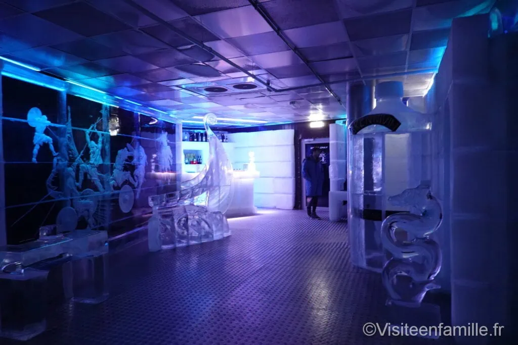 Intérieur du Magic Ice bar