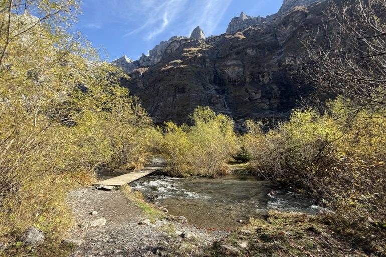 Perros-Guirec Sixt-Fer-à-Cheval et Cascade du Rouget : Notre Aventure au Bout du Monde en Automne
